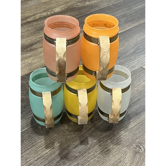 5 Vintage SIESTA WARE Barrel Shaped Frosted Glass Mugs Wood Handles MCM - Picture 2 of 10